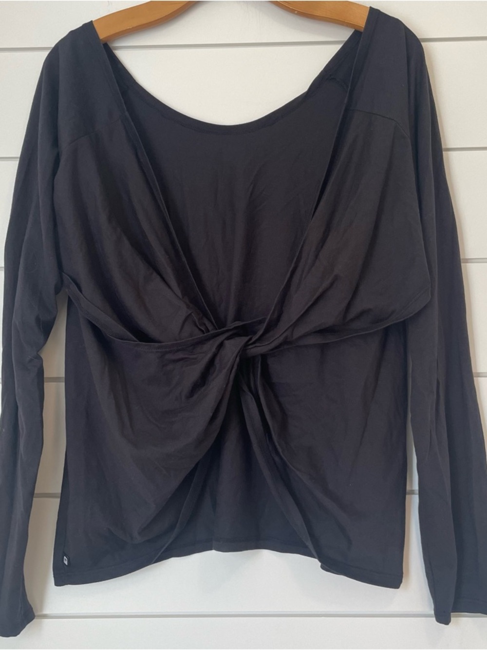 Fabletics Black Long-Sleeve Twist-Back Top